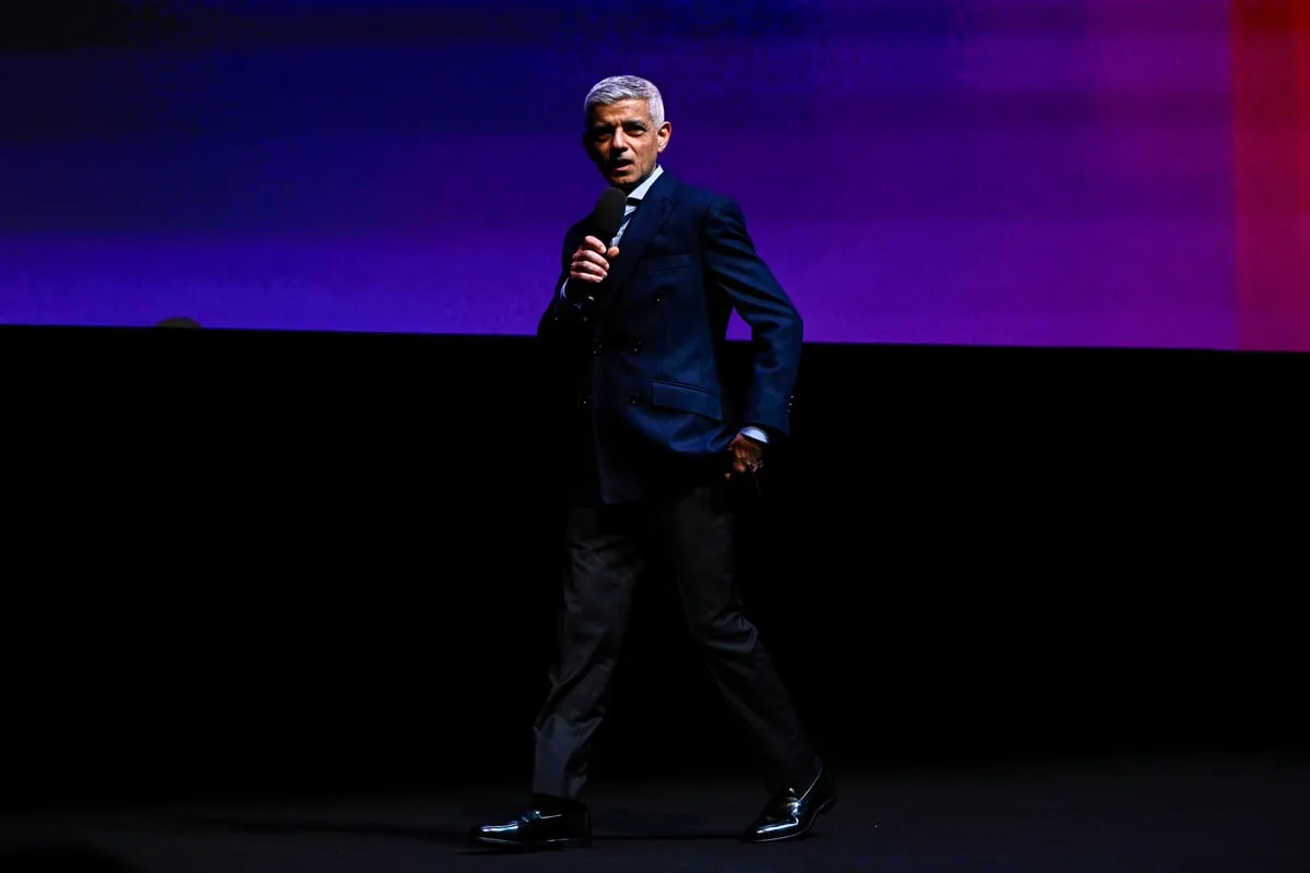 Revealed: London's worst internet black spots as Sadiq Khan announces plan to tackle problem