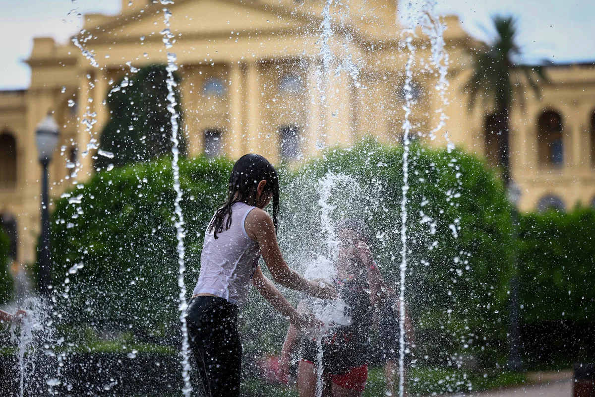Onda de calor começa nesta sexta (28) com temperatura de 34°C na cidade de São Paulo