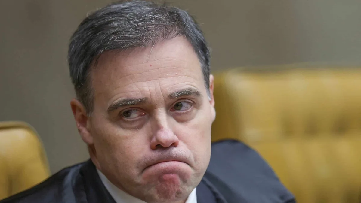 PF contradiz Mendonça e diz que gabinete do ministro pediu cópia dos dados de Vorcaro