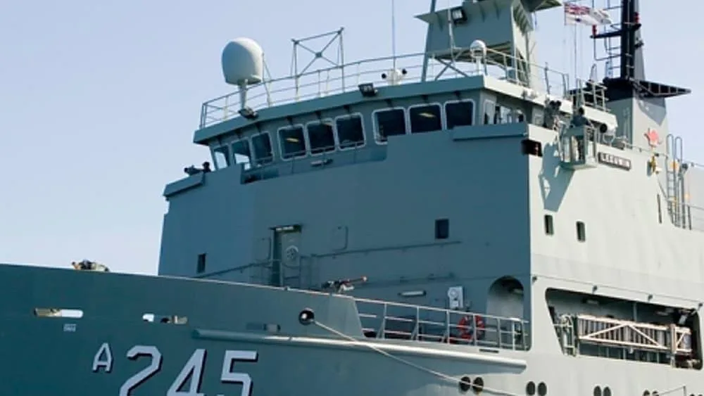 Defence investigates hidden recording device found aboard HMAS Leeuwin in Cairns