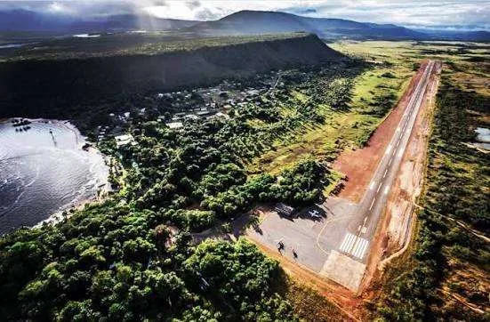 Reparan pista de aterrizaje del aeropuerto del Parque Nacional Canaima