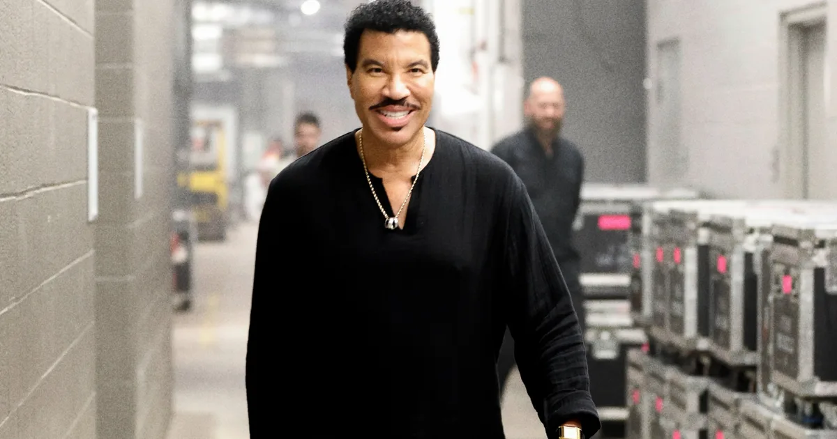 Lionel Richie é internado em UTI após apresentação, diz site