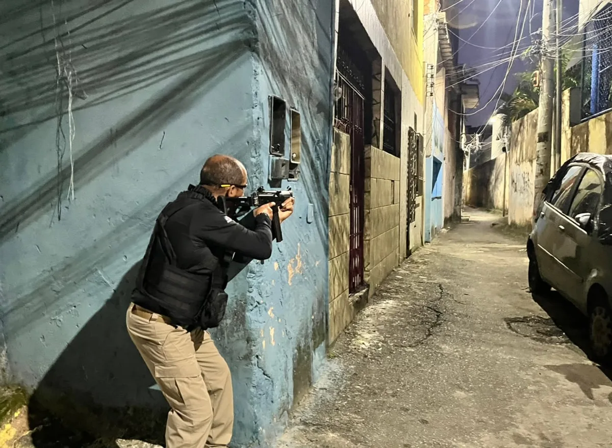Médico é alvo de operação por estupro e pornografia infantil em Salvador