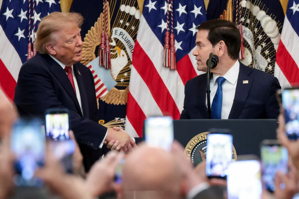 Governo Trump impõe sanções ao Tribunal Penal Internacional, horas após Nobel da Paz para ex-juíza