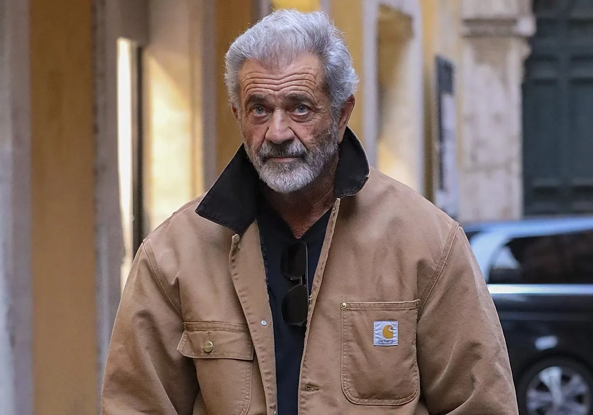 Mel Gibson pide perdón por su «idiotez espontánea» al reírse de una intérprete de lengua de signos