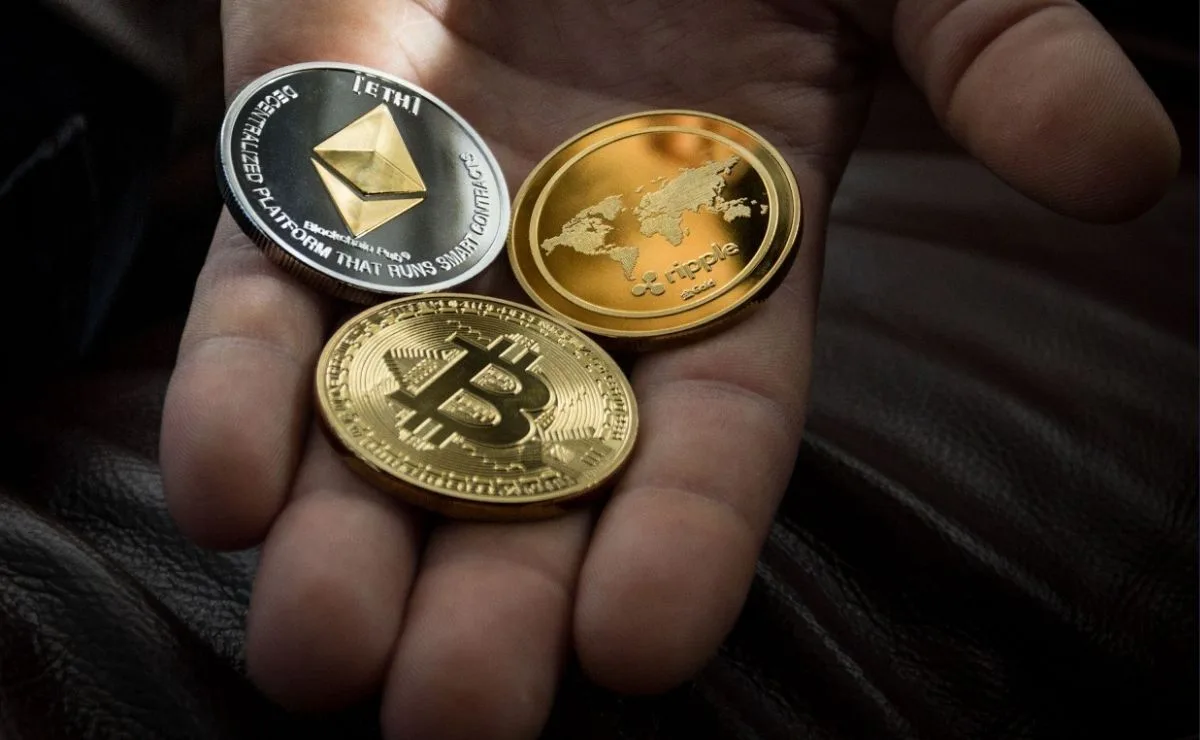 Mercado de criptomoedas vive onda de falências e 122 projetos já foram encerrados em 2026