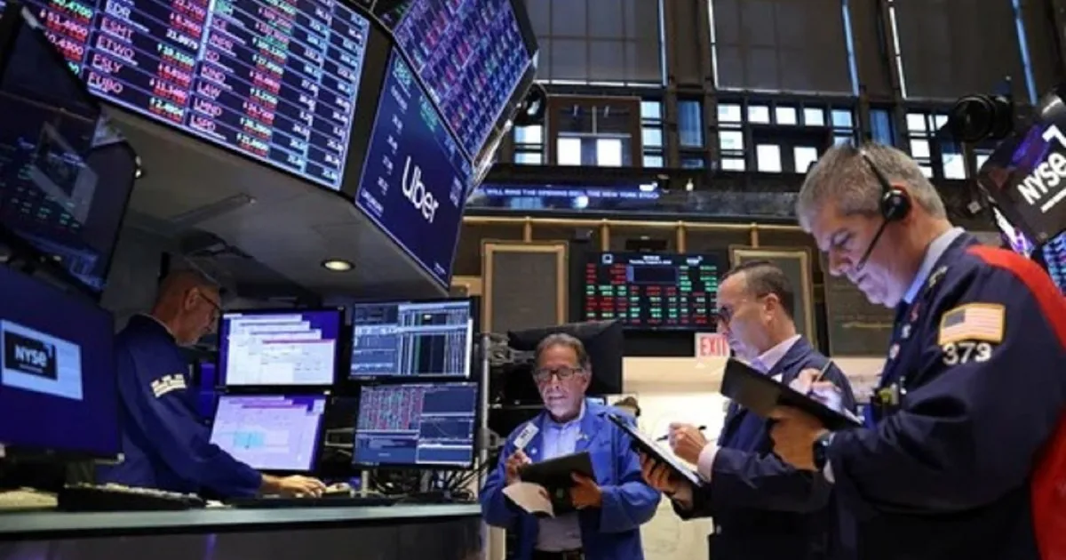 El riesgo país bajó y busca quebrar el piso de 500: trepan el Merval y las acciones en Wall Street