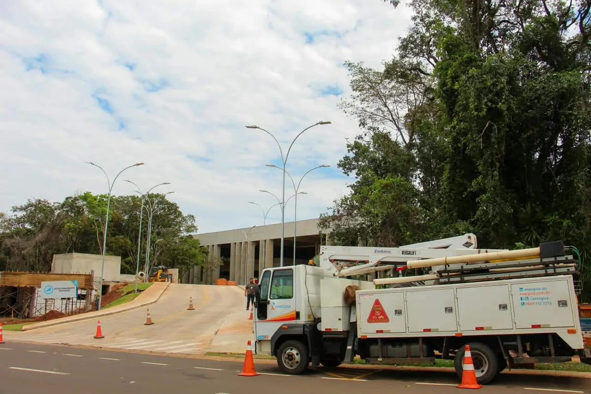 Sem energia, Assembleia suspende sessão, mas mantém café do Dia dos Pais