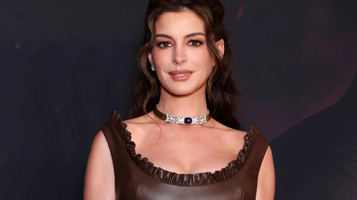 Anne Hathaway gives Tom Cruise’s box office flop top review despite critics savaging his new film