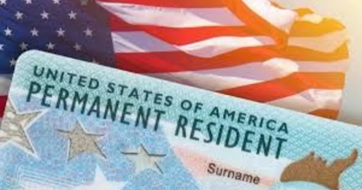 Oficial y confirmado | Estados Unidos alerta a los inmigrantes con Green Card sobre los delitos que llevan a la deportación