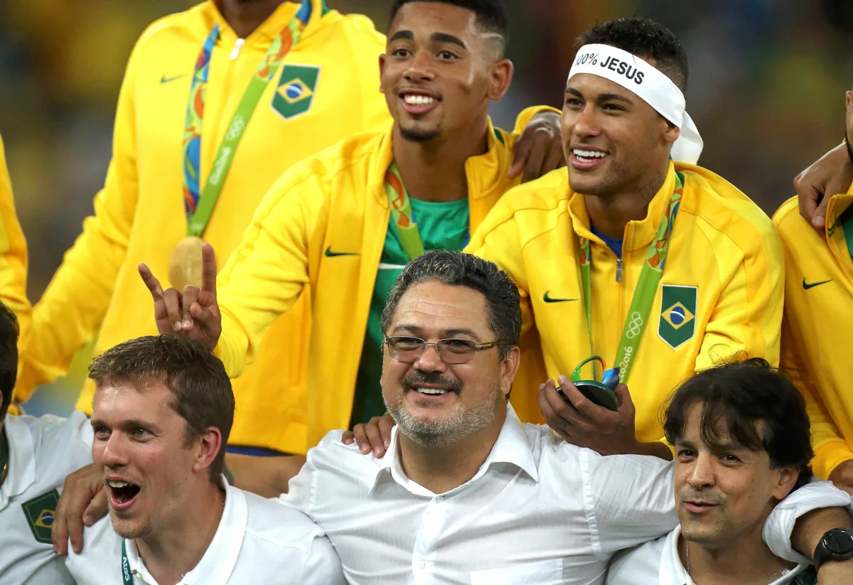 Dez anos após o ouro, Micale se rende a Neymar e analisa declínio de Luan
