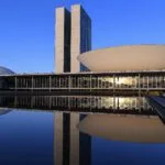 PEC do fim da escala 6×1 caminha para aprovação no Senado com apoio até de Flávio Bolsonaro