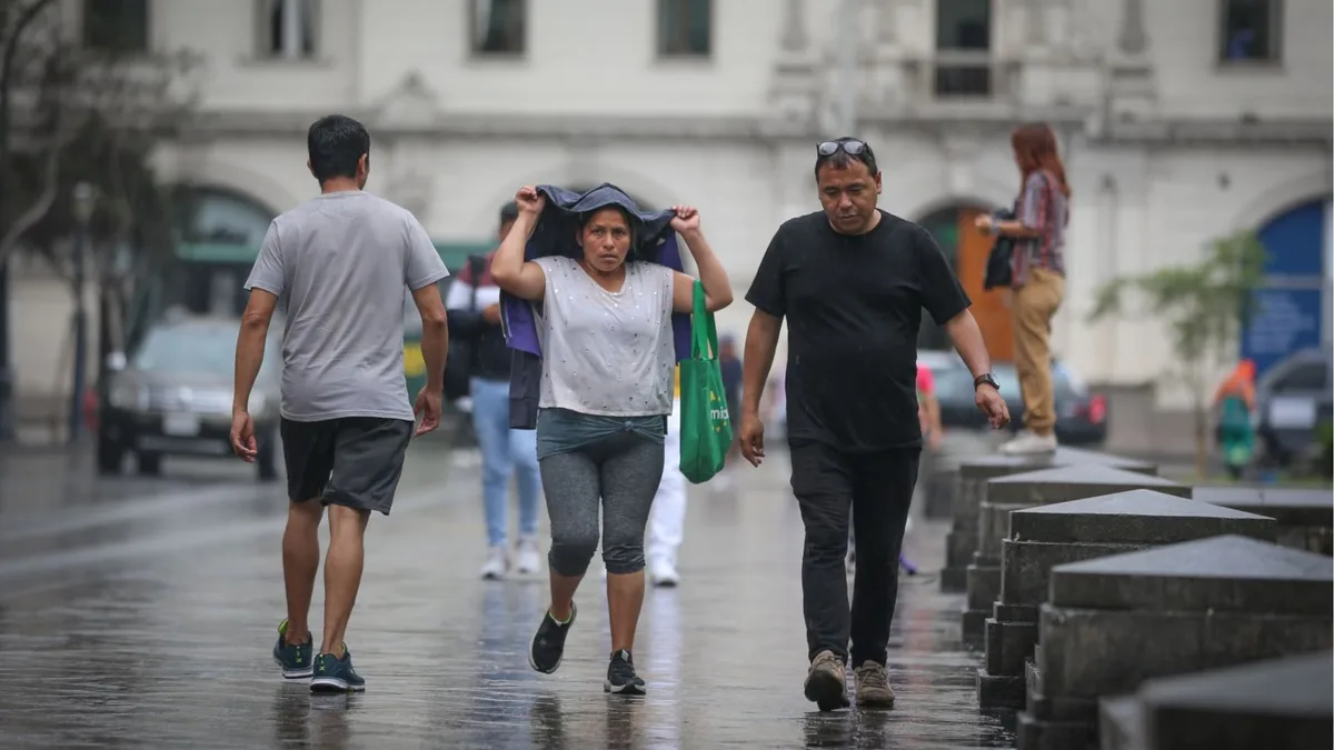 Fenómeno El Niño podría generar lluvias desde noviembre y aumentar su intensidad en febrero y marzo, con riesgo de huaicos e inundaciones