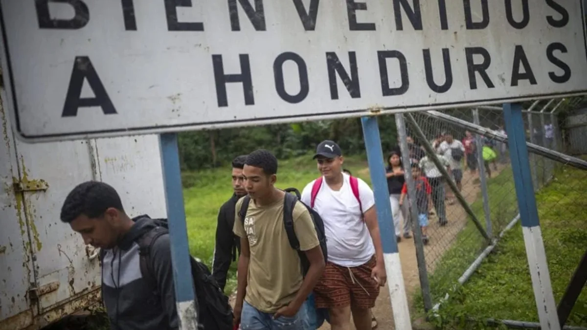 Honduras suma más de 300 mexicanos deportados de Estados Unidos y refuerza mecanismo de retorno