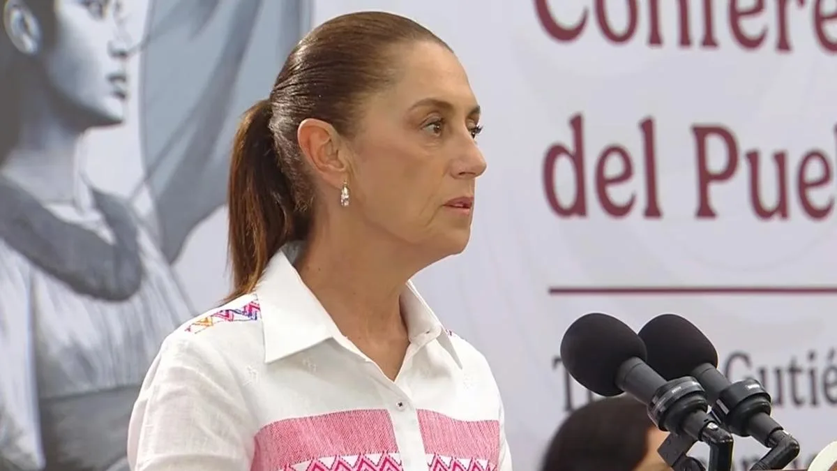 ¿Por qué cambiaron el color del INE?:... cuestiona Sheinbaum la modificación ante el inicio del proceso electoral de 2027