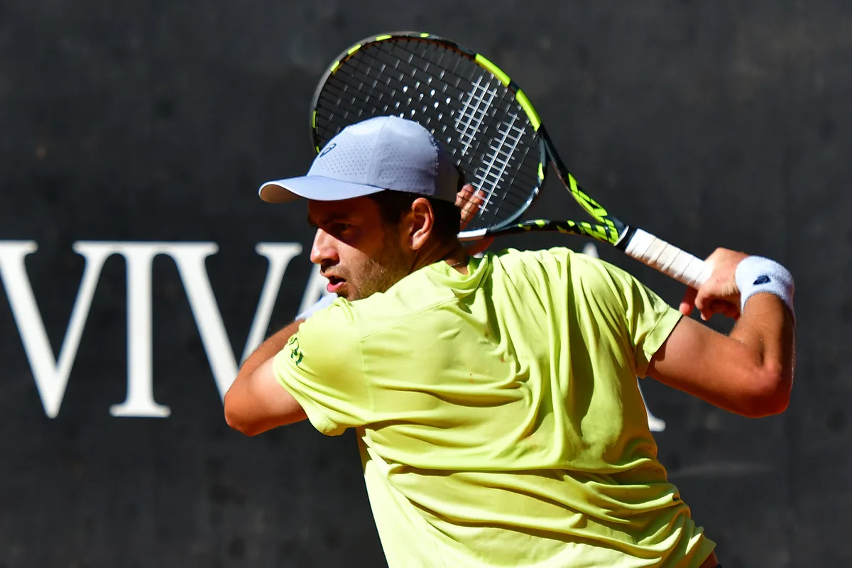 Pucinelli revê último algoz na estreia em novo torneio em Roehampton