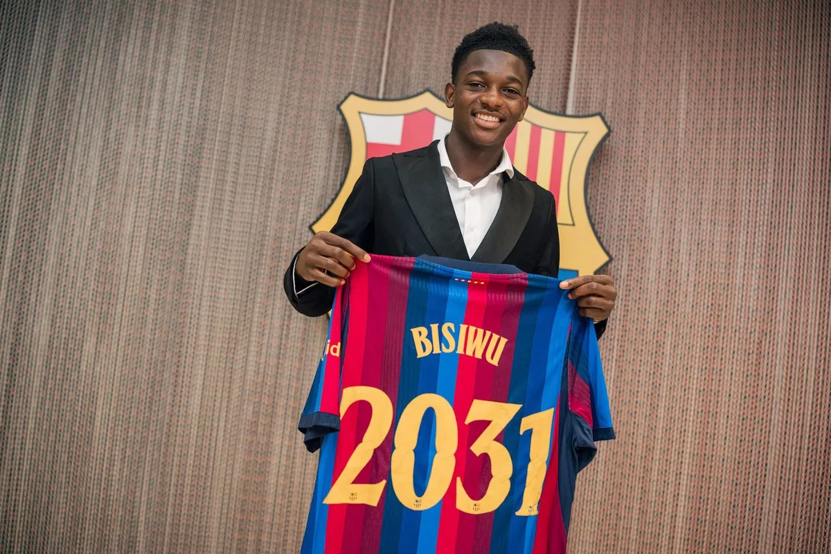 El extremo del FC Barcelona Jesse Bisiwu sufre una contusión y se descarta una lesión de gravedad