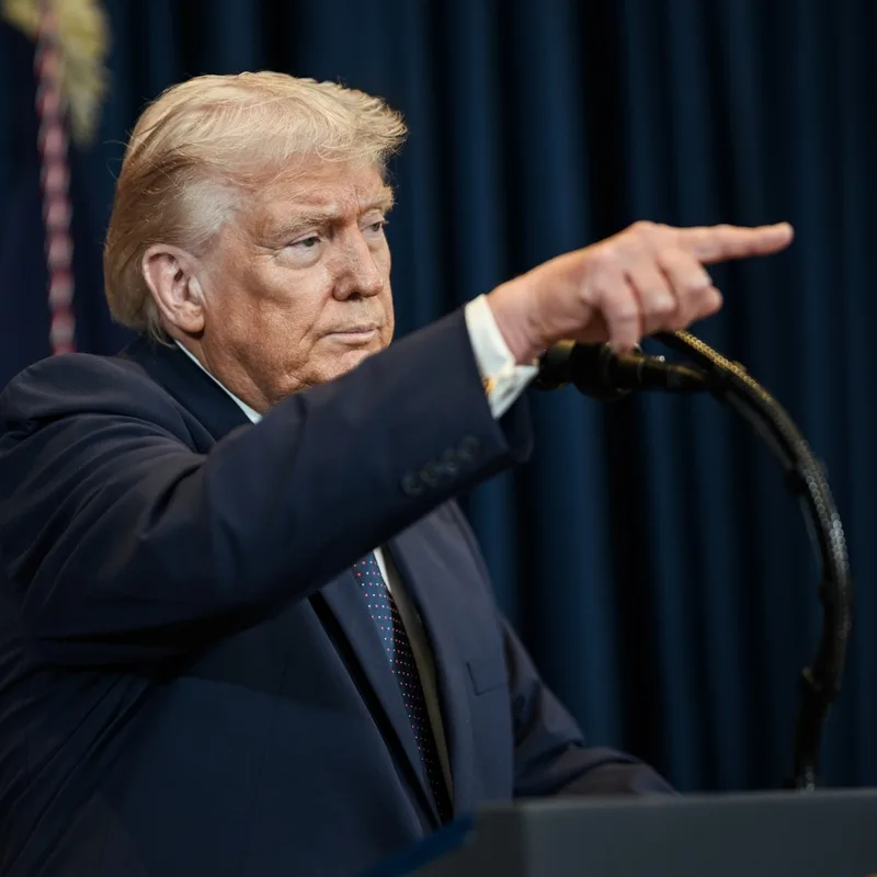 Actualité : “Celui qui gagne sur l’IA gagne tout” : Donald Trump ne veut pas ralentir son développement, malgré des risques majeurs