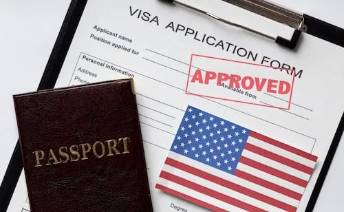 Visa es usada como "herramienta política" de Donald Trump; presidentes y jueces en la lista de revocación