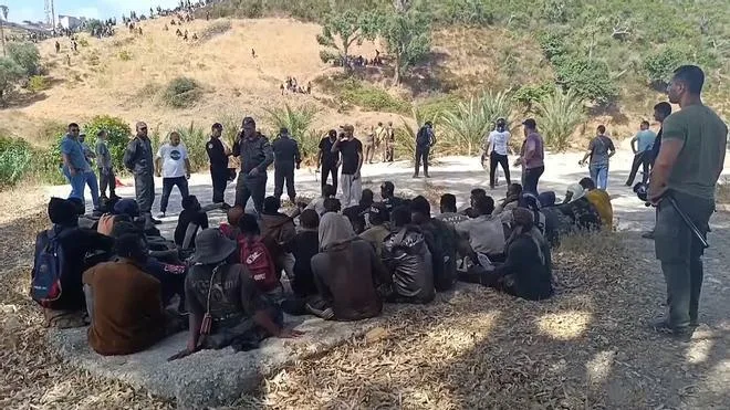 Marruecos intercepta a 148 migrantes cerca de Ceuta y detiene a 61 personas por incitación a la entrada ilegal