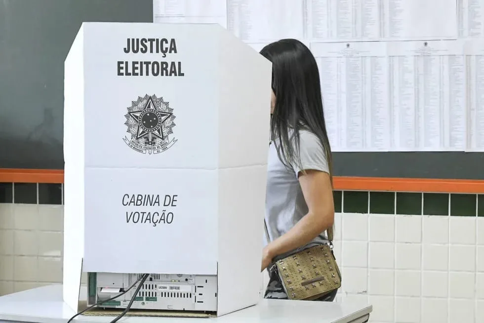 Escravas na tecla “2”