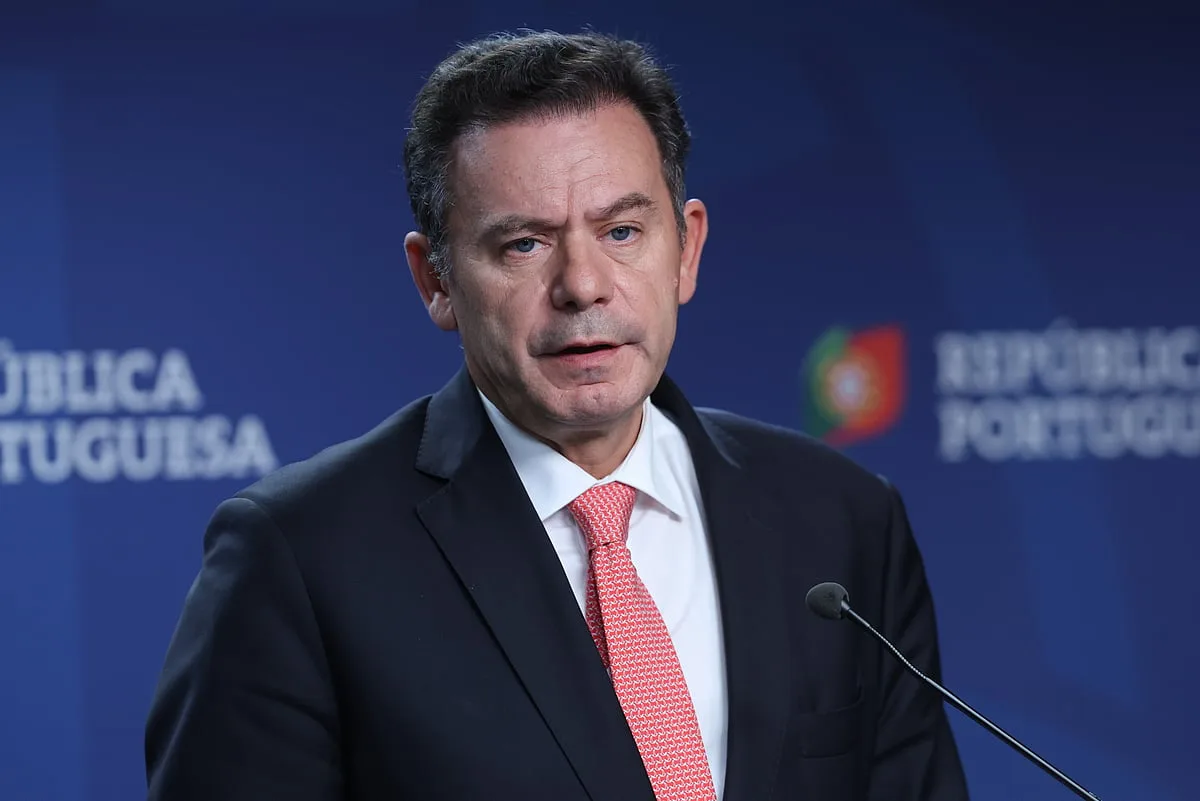 Luís Montenegro nega ter acusado manifestantes de egoísmo. "Dirigi-me a partidos políticos"