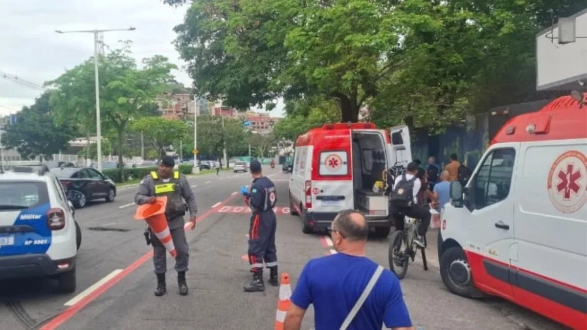 Estudante é atropelada por motocicleta e internada em estado grave em Vitória