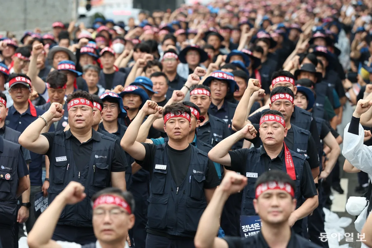현대차 노조 10년만에 전면파업… 공장 멈춰 하루 3340억 생산 차질