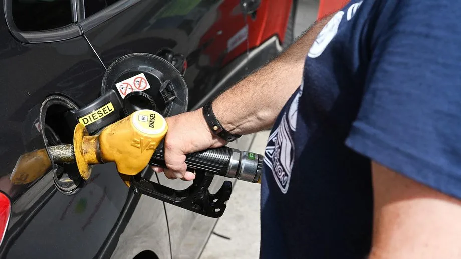 Carburants : les aides aux entreprises les plus touchées "ne seront pas suspendues", affirme le gouvernement