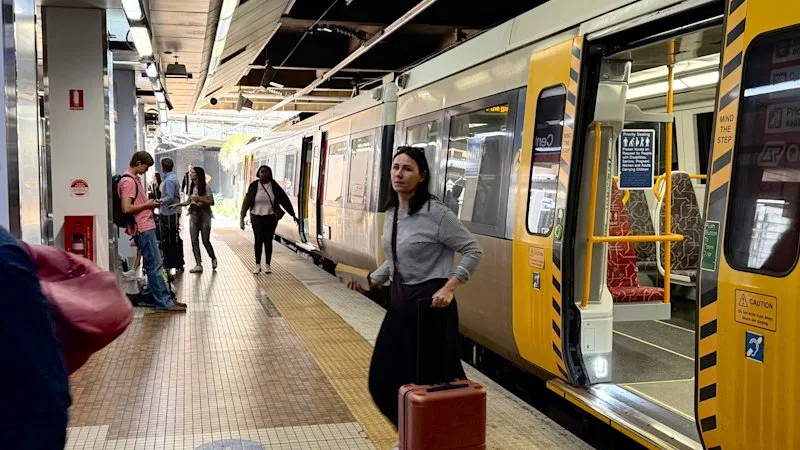 Delays up to 40 minutes hit Brisbane rail commuters