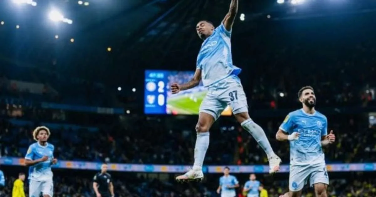 Allan marca e dá assistência, mas recebe crítica em estreia pelo City