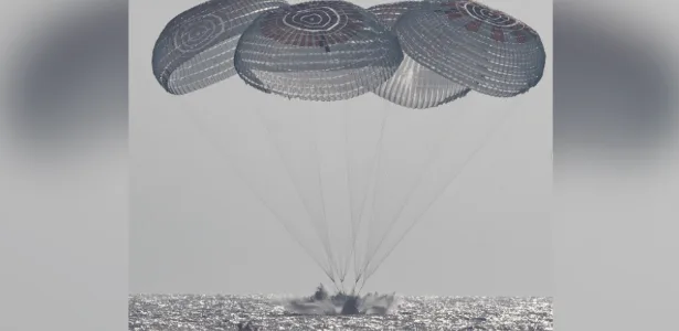 Astronautas da missão Crew-12 retornam à Terra após oito meses na ISS