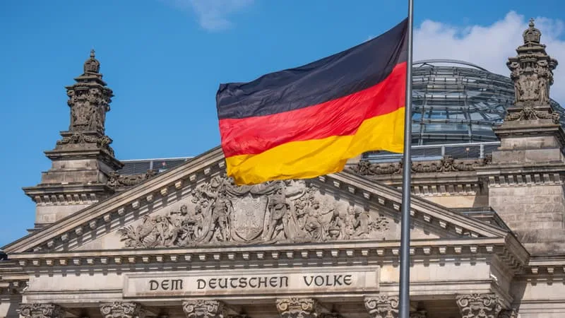 Malgré la crise énergétique provoquée par la guerre au Moyen-Orient, la croissance allemande est revue à la hausse, à 0,3% au deuxième trimestre (mais elle reste inférieure à la moyenne de la zone euro)