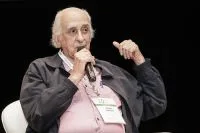 Famosos lamentam morte do jornalista Zuenir Ventura; veja