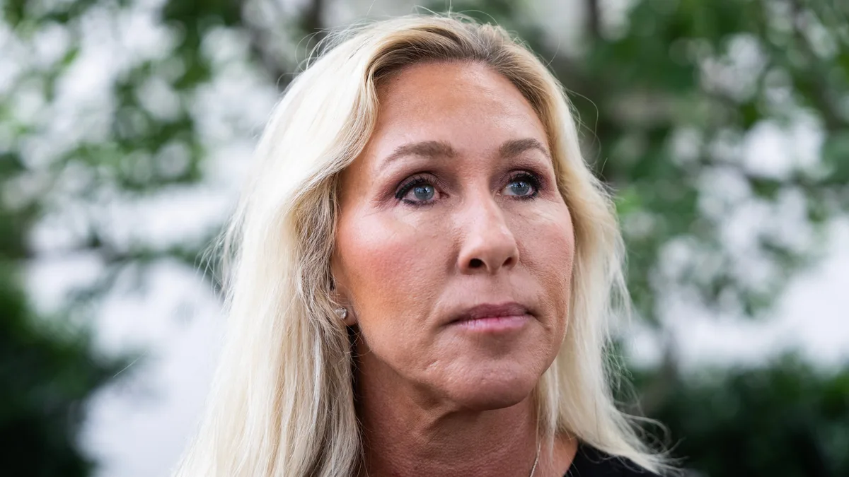 MAGA Exile Trolls Trump Over ‘Ridiculous’ Crisis