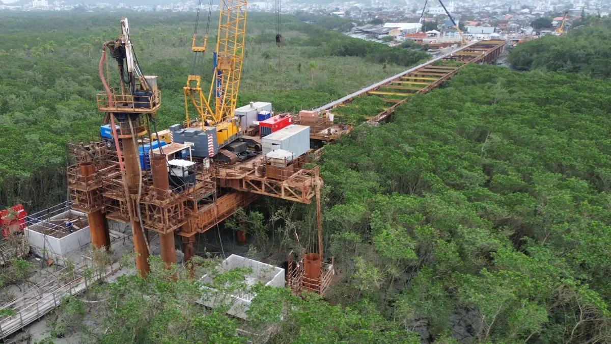 Ponte de R$ 393 milhões usa aço equivalente ao peso de 48 aviões em SC
