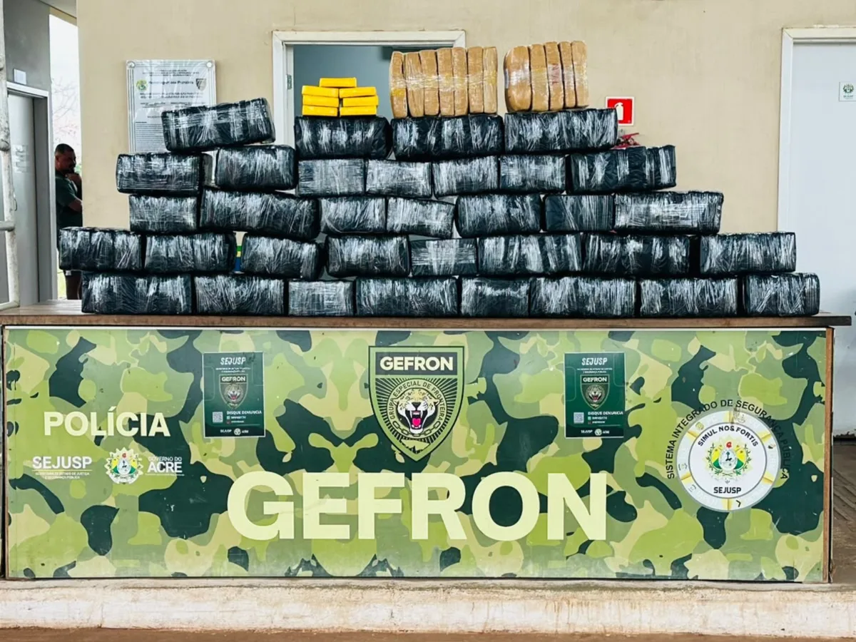 VÍDEO: Homem é preso com 200 kg de drogas dentro de carreta de transporte de combustível no Acre