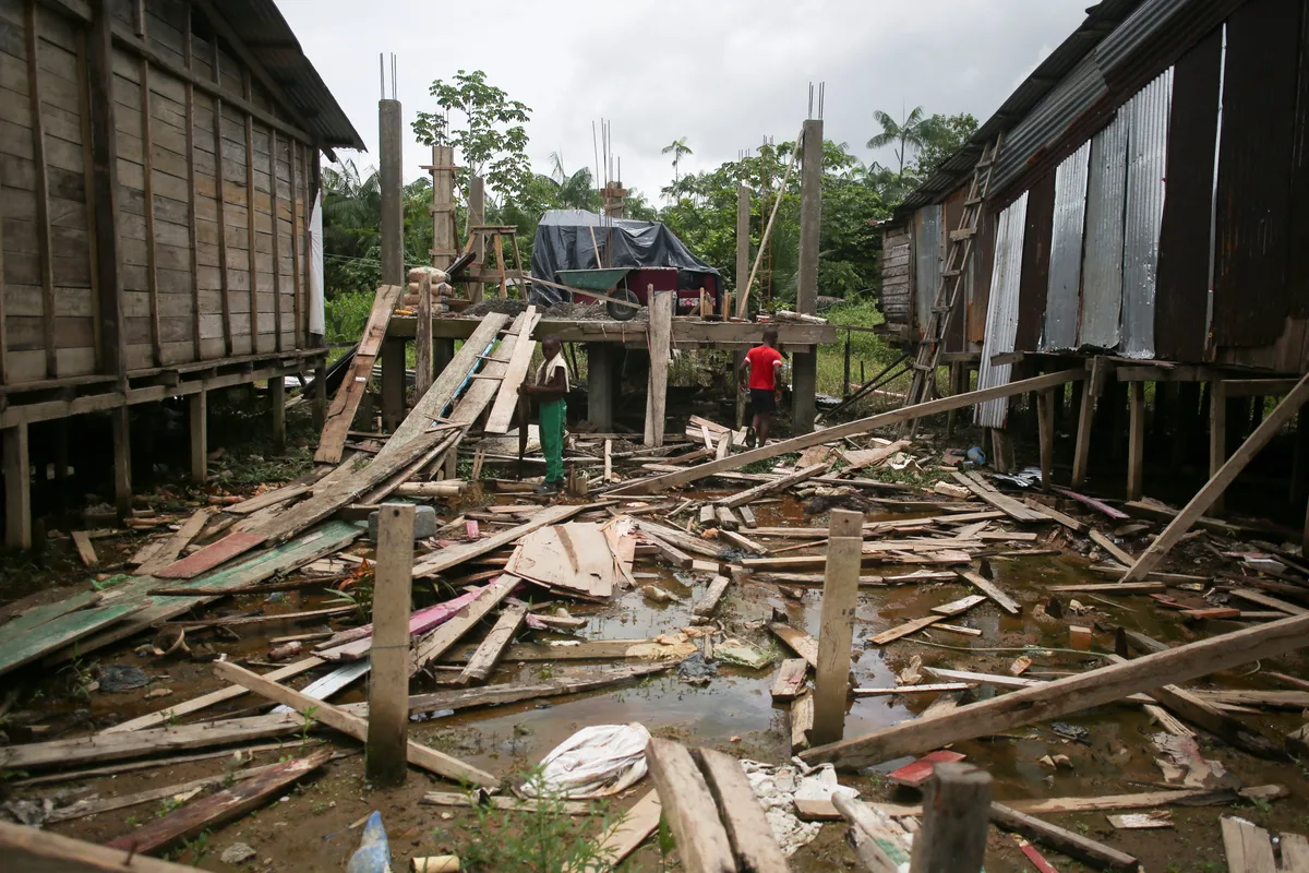 Hope dwindles as rescuers uncover more bodies days after Colombia earthquake