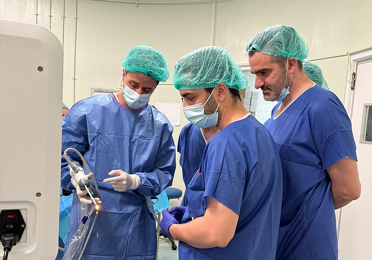 El Hospital Arnau de Vilanova de Valencia incorpora una técnica pionera con vapor de agua para tratar el crecimiento prostático