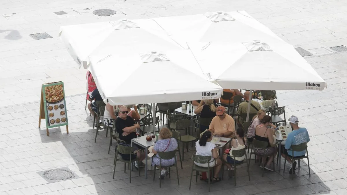 La Comunidad Valenciana en aviso rojo por calor asfixiante y máximas de 44º