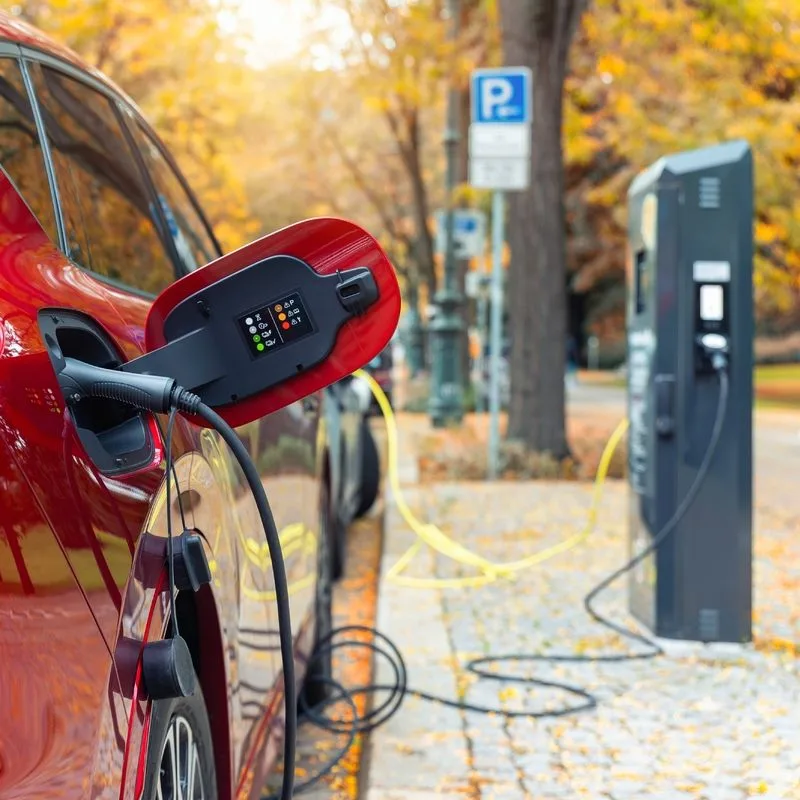 Actualité : Recharge électrique : malgré 200 000 bornes publiques, 71 % des Français trouvent le réseau insuffisant
