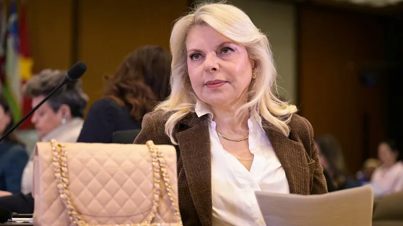 7-Octobre: l'épouse de Benjamin Netanyahu accuse un chef de l'opposition d'avoir eu connaissance du projet d'attaque, relayant une théorie du complot