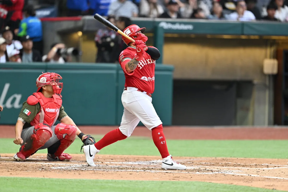 Diablos Rojos contra las cuerdas: Pericos de Puebla silencia el Harp Helú y toma ventaja 2-0 en las semifinales