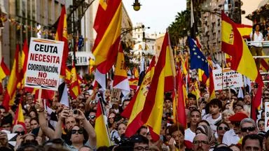 Spanien: Zehntausende protestieren gegen Ceuta-Krise