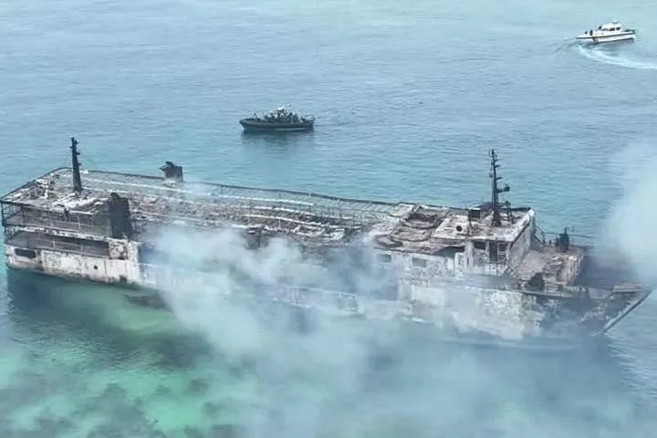 At least 5 dead, more than 80 missing in Philippines passenger ferry fire
