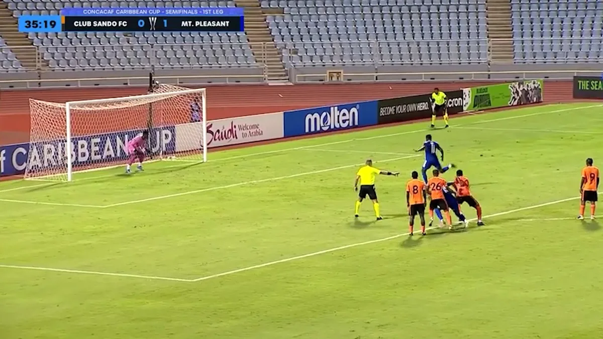 El penal interminable: hizo una insólita caminata antes de patear, le regaló la pelota al arquero y puso en riesgo el pase a la final de su equipo