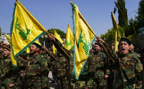 Hezbolá desafía las sanciones de EU y promete continuar su "resistencia"; refrenda su "identidad libanesa"