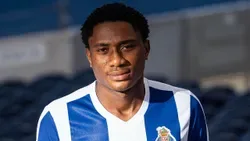 OFICIAL: FC Porto anuncia avançado nigeriano de 18 anos