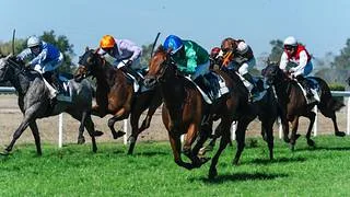 Jockey venezolano debuta en mítico hipódromo de Francia
