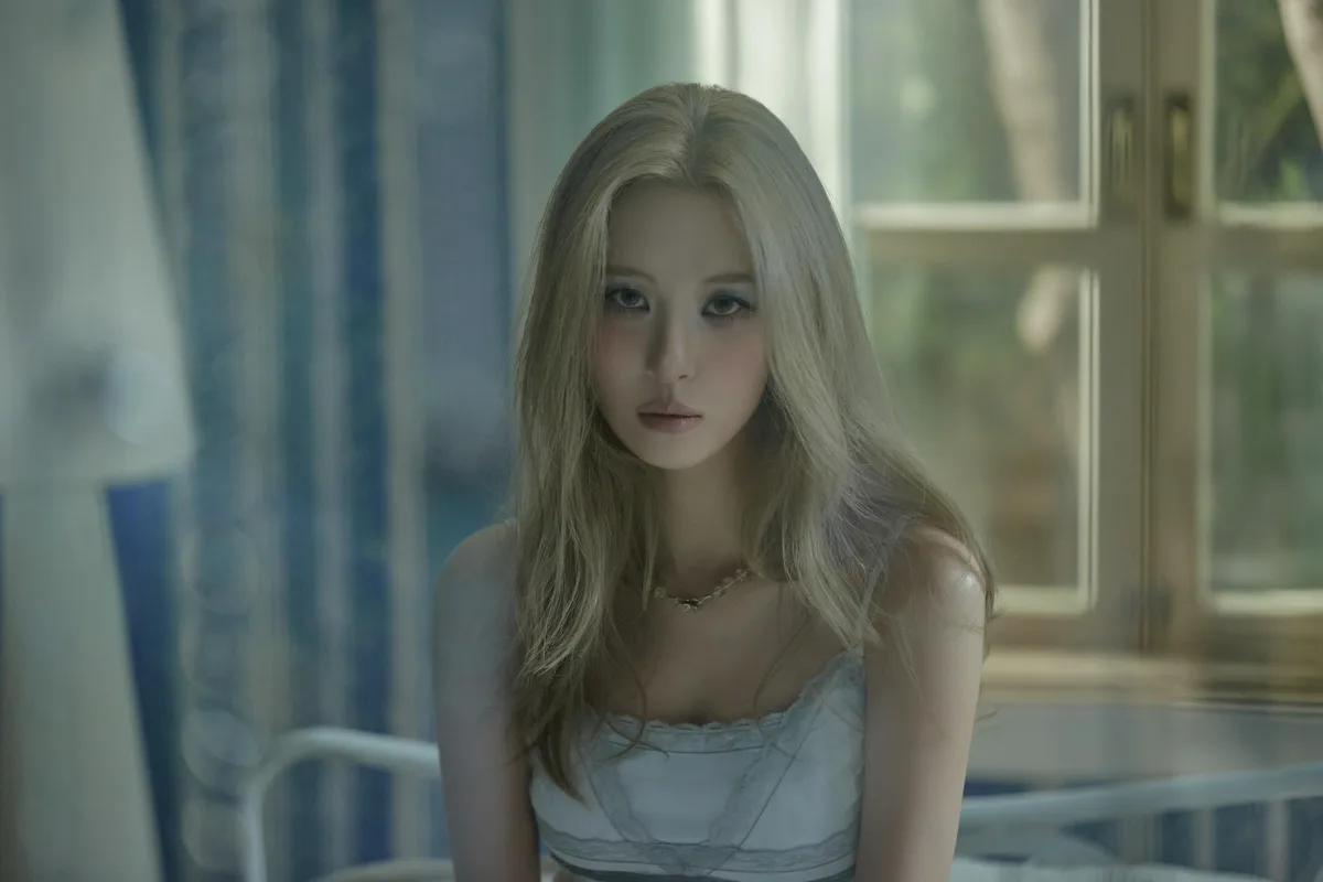 K-pop star Sunmi loves Notion and ear cleaning videos